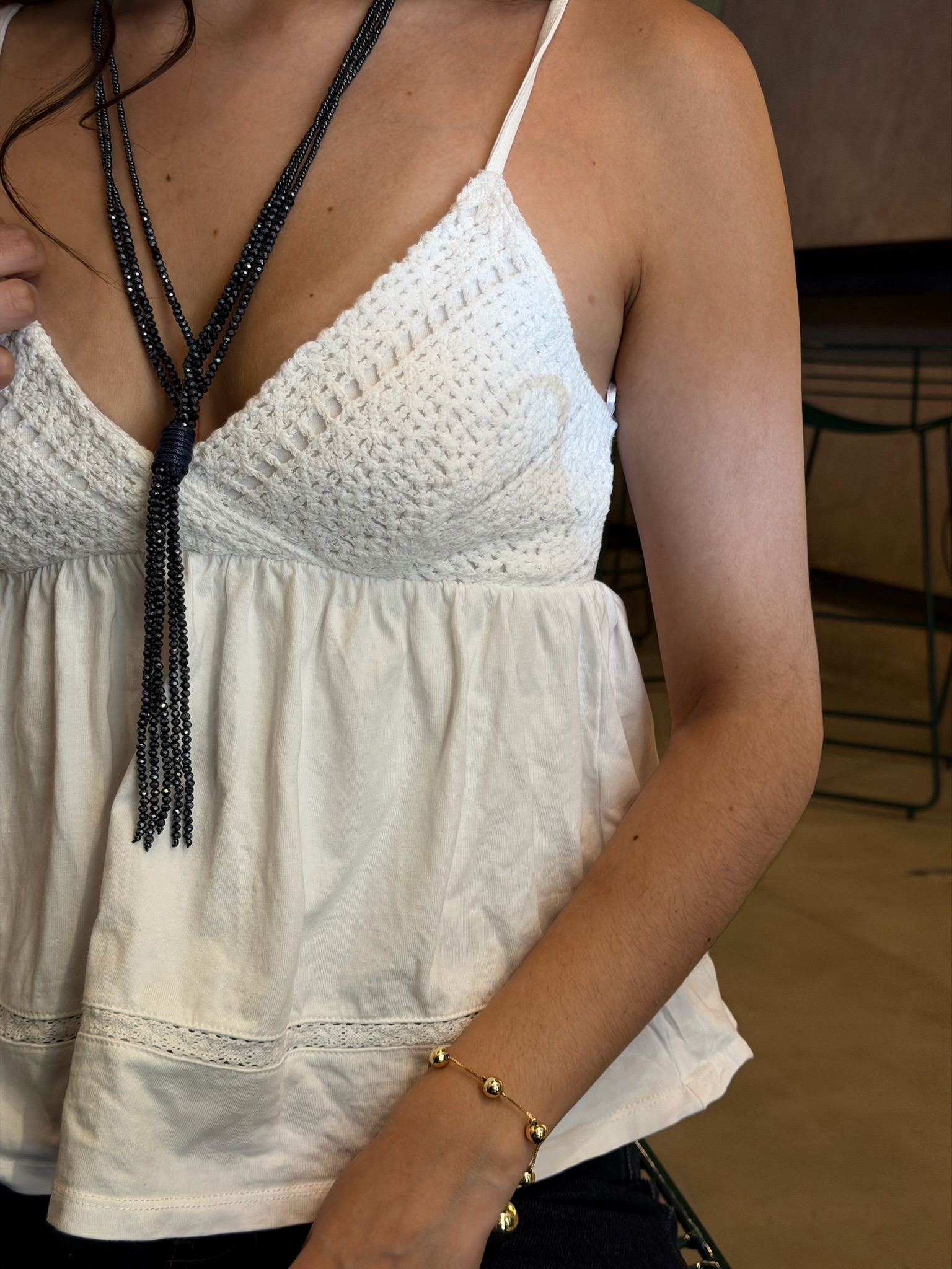 MARARE — close-up collar